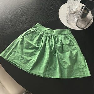 Banana Republic green skirt with pockets.